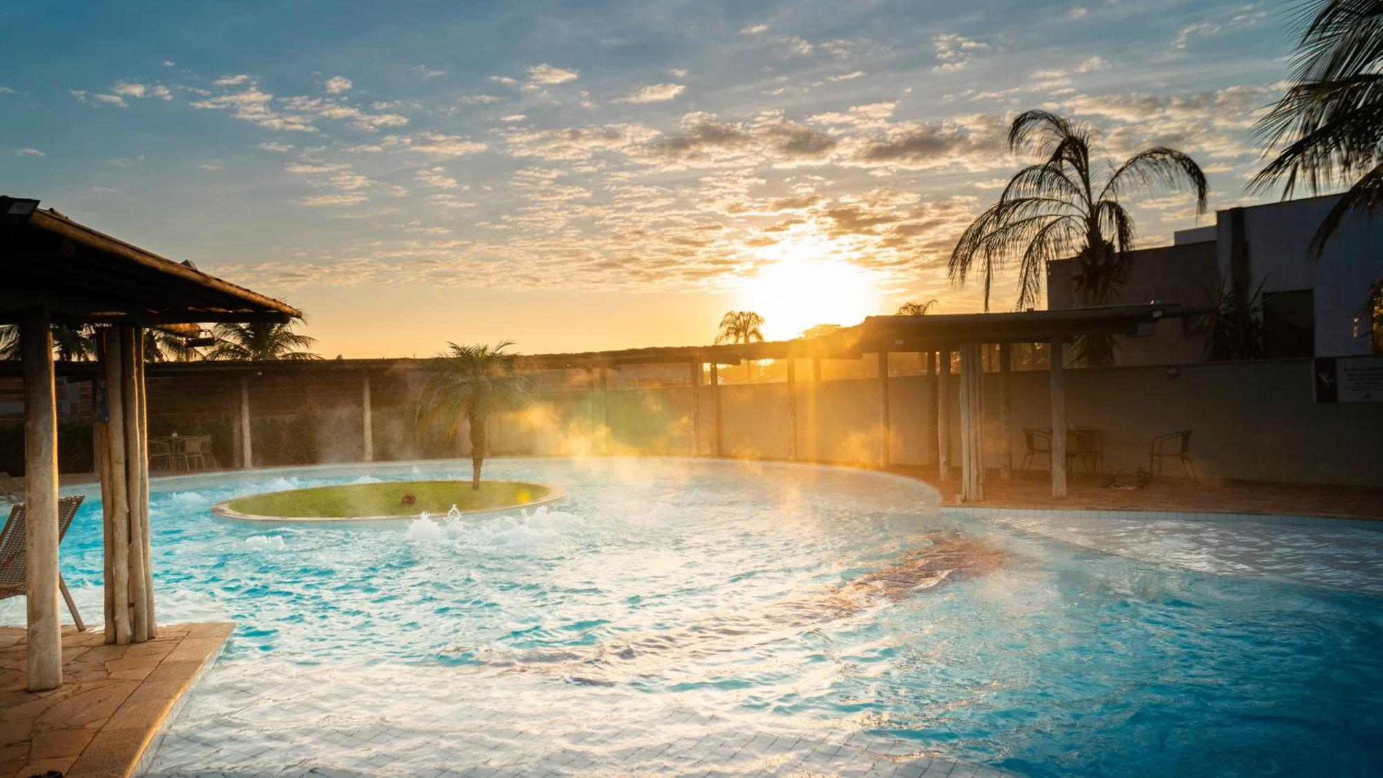 Grandes Lagos Resorts E Parque Aquatico Santa Clara d'Oeste Kültér fotó